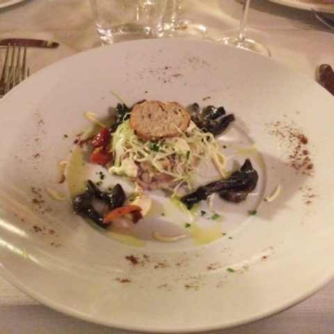 Tartara cuore di baccalà con funghi chiodini e cavolo cappuccio